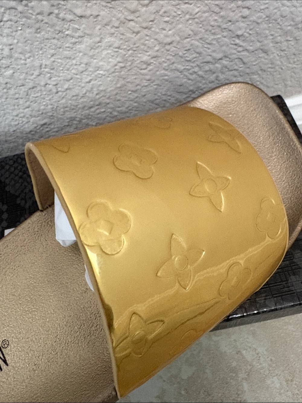Gold Slides - Picture 5 of 7